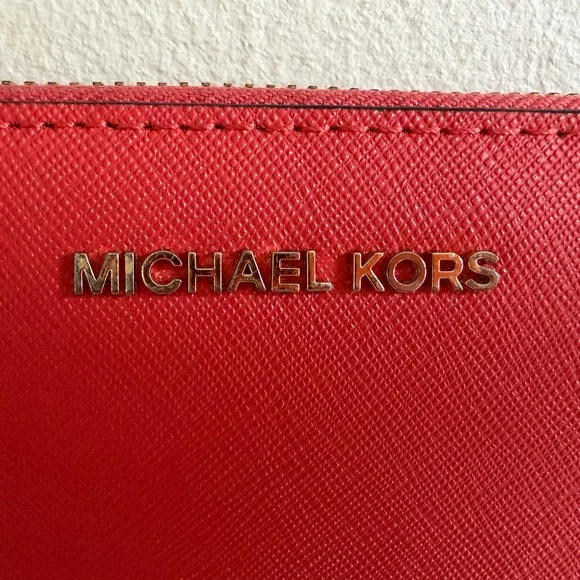 Michael Kors Jet Set Travel Large Logo
Continental Wristlet - Picture 9 of 10